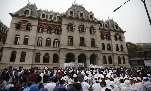 Empresarios y trabajadores de la industria frigorífica se movilizaron hoy frente al Ministerio de Agroindustria. Foto: LA NACION / Emiliano Lasalvia