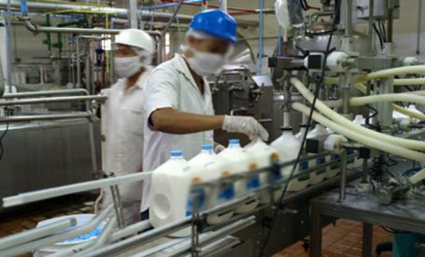 Agroindustria prohibió la comercialización de más 75.000 kilogramos de productos lácteos.