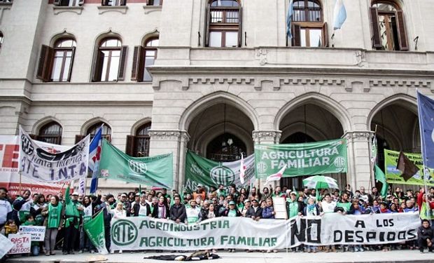 Reincorporan a trabajadores de Agricultura desvinculados en la gestión anterior