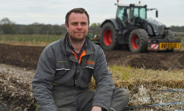 Quién es el youtuber de agro del año: recorrió más de 1500 kilómetros con una cosechadora para concientizar sobre la salud mental