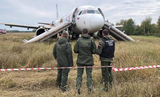 Ural disse que o avião permanecerá no local por vários meses, sob vigilância, enquanto são realizadas inspeções, manutenção e reparos. (foto - Ural)