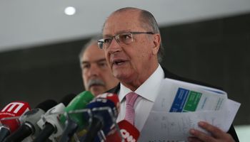 Linha de crédito em dólar do BNDES para o agro começa em maio
