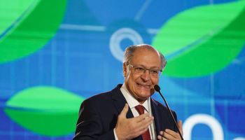 Regulamentação do mercado de carbono não tem prazo, diz Alckmin