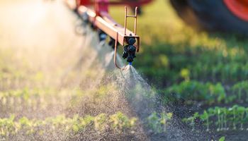 Alerta en la industria de fertilizantes y fitosanitarios por una nueva medida que impacta en la oferta