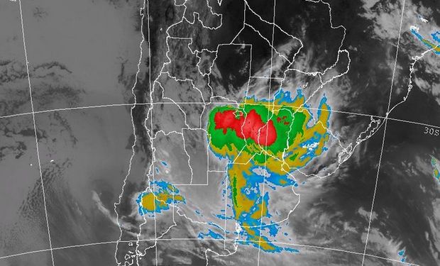 En la Imagen Satelital claramente puede observarse tanto la posición como la extensión y el desarrollo que provoca dicho sistema frontal.