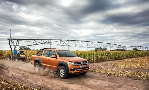 La marca alemana contará con una pista offroad de 4500 m2 en la que los visitantes podrán probar la pick up más potente del segmento.