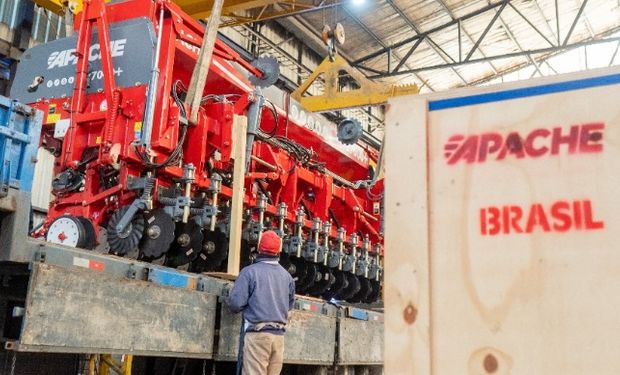 La sembradora argentina que inicia pruebas estratégicas en Brasil: se adaptó con 13 líneas y una distancia entre surcos de 45 centímetros