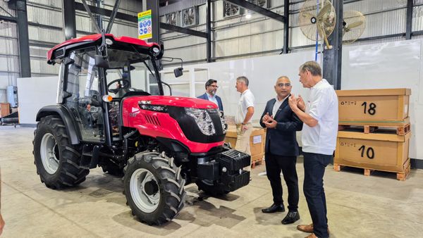 La fabricante india que lidera el crecimiento global de tractores refuerza su apuesta industrial en Santa Fe