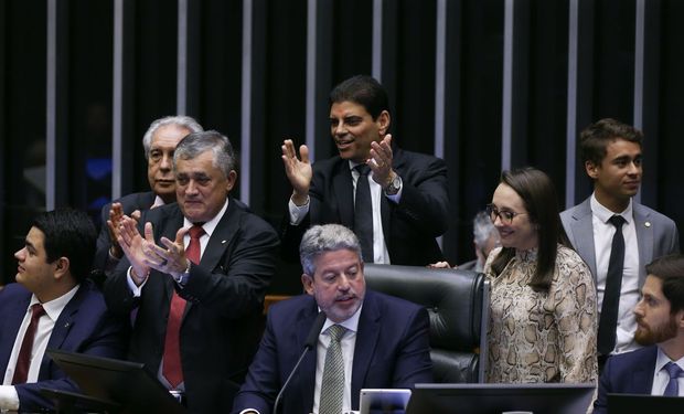 No total, 367 deputados votaram a favor e 102, contra. (foto - Lula Marques/Agência Brasil)