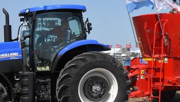 En el día de la Patria una entidad del agro pide "redoblar los esfuerzos para reforzar las instituciones"