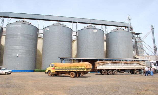 Escolha entre os diferentes tipos de armazéns e silos com suas distintas características construtivas e operacionais faz a diferença. (Foto - Embrapa)