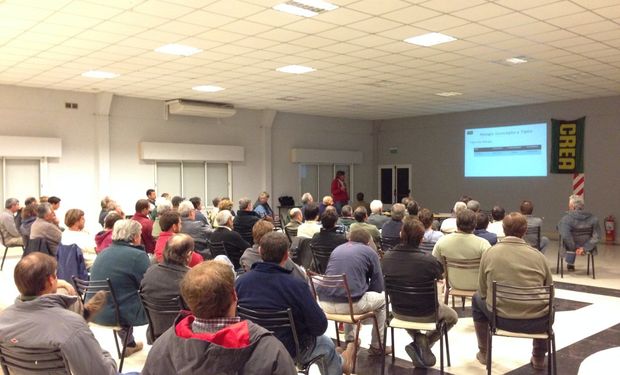 Reunión en la Sociedad Rural de Vedia.