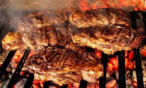 Un sueldo cordobés compra 15% menos de carne que en 2015.