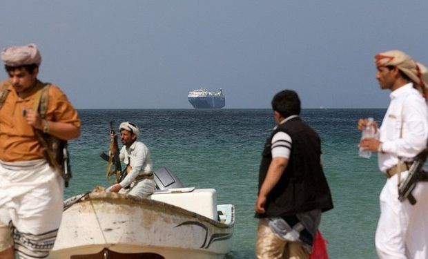 Após os ataques dos houthis, 42% dos carregamentos europeus ou russos escolheram rotas alternativas ao Canal de Suez e o Mar Vermelho. (foto - divulgação)