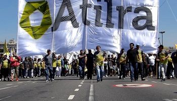 Atilra señala que el acuerdo es “integral o nada” y estira la medida de fuerza