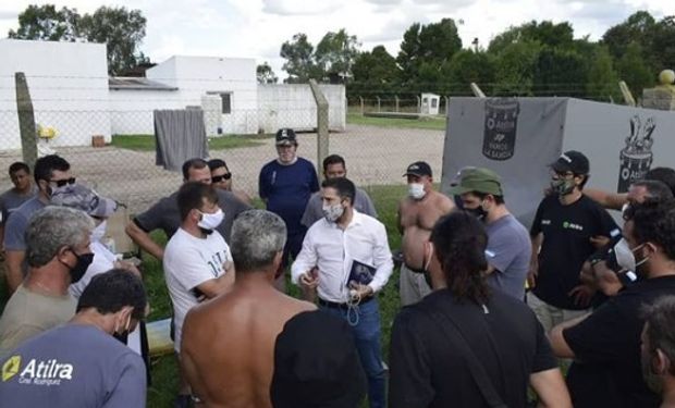 Gremio bloquea a pyme láctea y en el pueblo se preparan para marchar en apoyo a la empresa