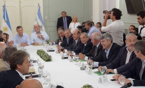 La reunión de Gabinete Nacional se hizo en la casa de la Gobernación de Corrientes.