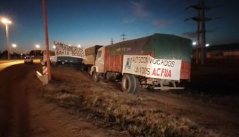 Puertos de Bahía Blanca bloqueados: transportistas reclaman por la normativa de peso y potencia