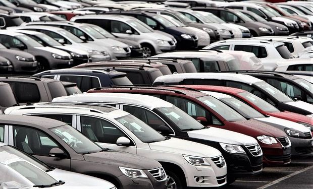 Las ventas de automóviles se mantuvieron y se esperan anuncios para la reactivación del sector