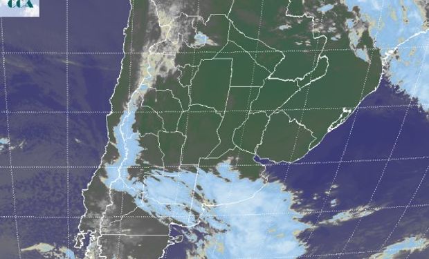 La foto satelital evidencia el avance de la nueva perturbación, afectando con vastas coberturas las provincias de LP y el sur de BA.