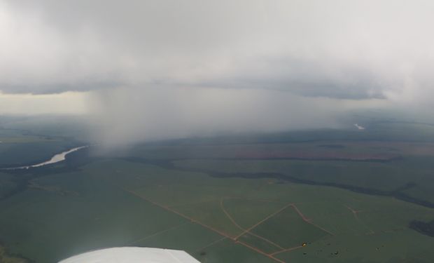 "O maior trabalho é o monitoramento das condições climáticas para identificar as boas nuvens”, conta Majory Imai, CEO da ModClima. (foto - Daniel Azevedo Duarte)