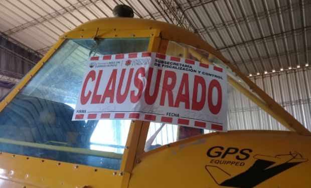 Clausuran avión pulverizador en Noetinger.