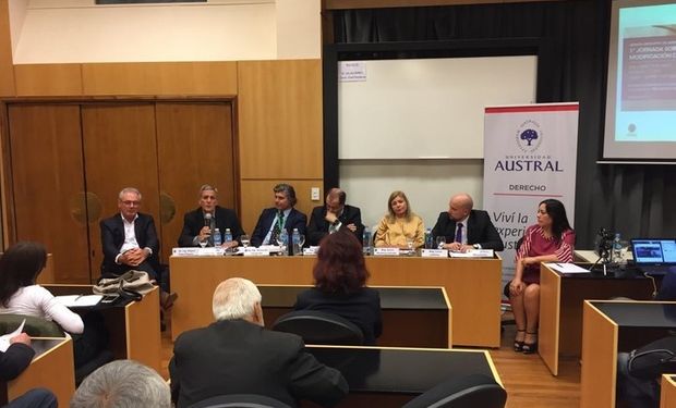 Durante el encuentro en la Austral se anunció el inminente tratamiento de un proyecto de ley en Diputados.