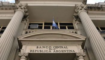 Cambios en la compra de dólares: el Banco Central publicó una nueva regulación