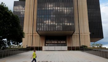 Mercado financeiro reduz estimativa de inflação para 5,06% e mantém projeção de 12,25% para juros
