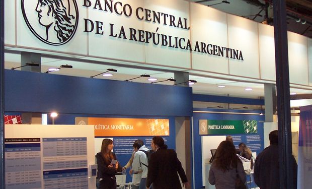 La caída de reservas supera los US$ 10.000 millones en el año