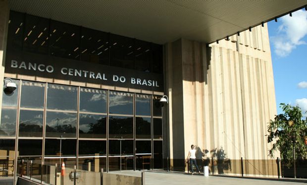La balanza comercial brasileña registró el mayor déficit en 15 años
