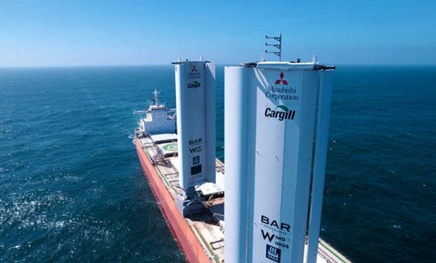 Con velas de 37,5 metros: zarpó el primer buque de granos que se mueve con energía eólica