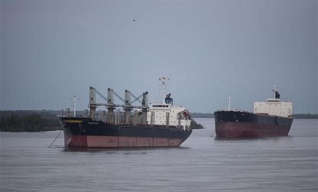 El conflicto sigue y los barcos se acumulan.