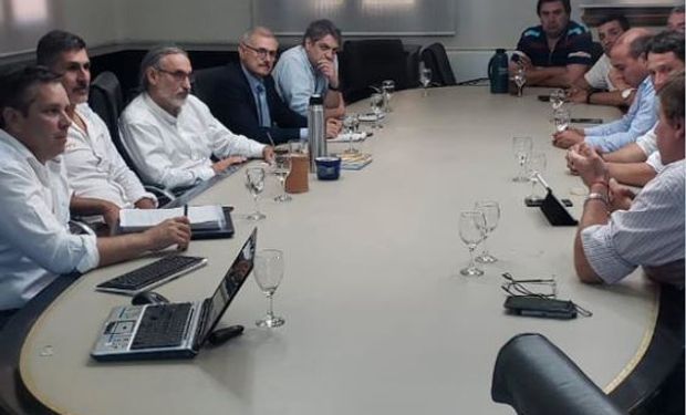 Dirigentes de las gremiales del norte argentino presentaron al ministro Luis Basterra la caracterización de la producción NEA NOA.