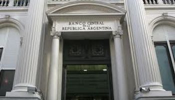 BCRA: hay dólares para pagar deuda hasta 2015