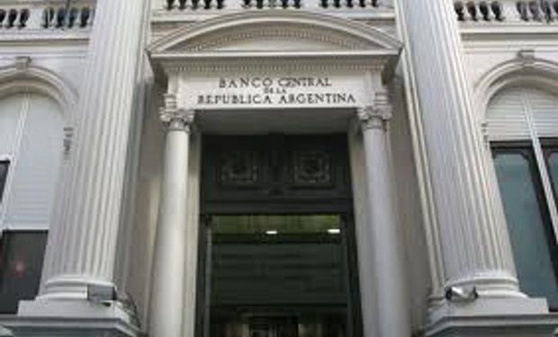 BCRA: hay dólares para pagar deuda hasta 2015