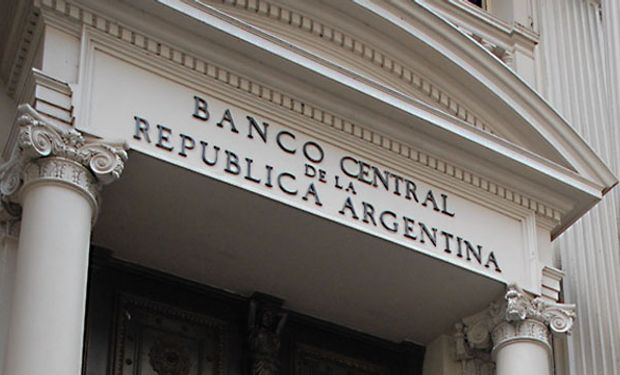 El Central maquilla con deuda caída de reservas