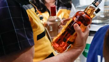 Saiba os principais sinais de intoxicação por metanol; número de mortes em SP sobe para seis