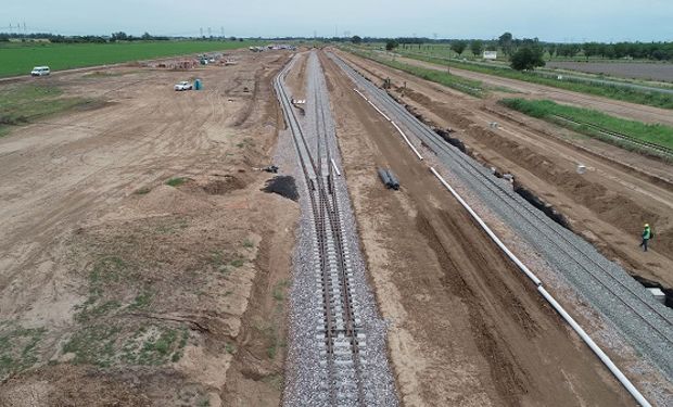 La obra permitirá el ingreso directo del tren a las grandes terminales agroexportadoras, que podrán recibir el doble de granos.