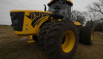 Le pusieron más biodiésel a un tractor de 300 HP y lo pusieron a trabajar 14 horas: los resultados de una prueba inédita de consumo que se hizo en Córdoba