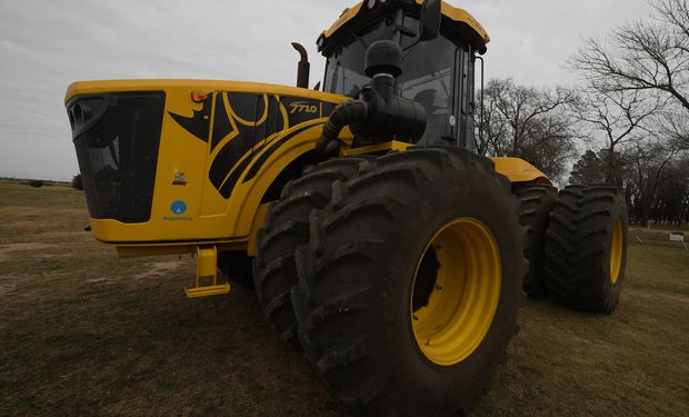 Le pusieron más biodiésel a un tractor de 300 HP y lo pusieron a trabajar 14 horas: los resultados de una prueba inédita de consumo que se hizo en Córdoba