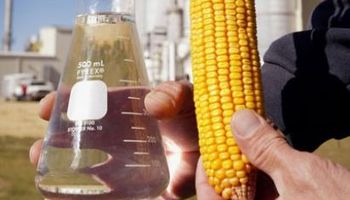 Automotrices, a favor de duplicar el contenido de bioetanol en la nafta