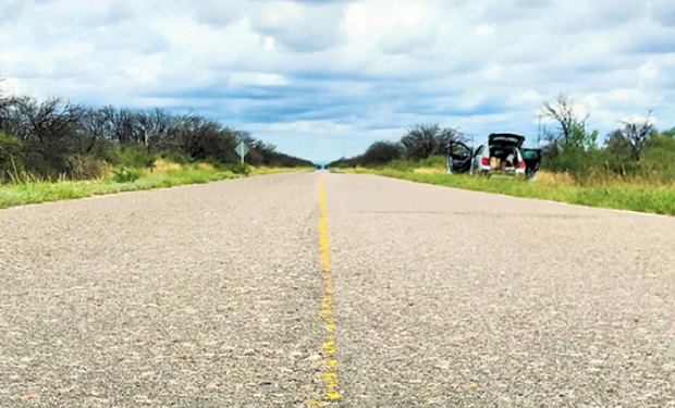 Juntaron 2400 plantas del costado de la ruta para crear bioinsumos y sellaron acuerdo con un jugador clave del mercado