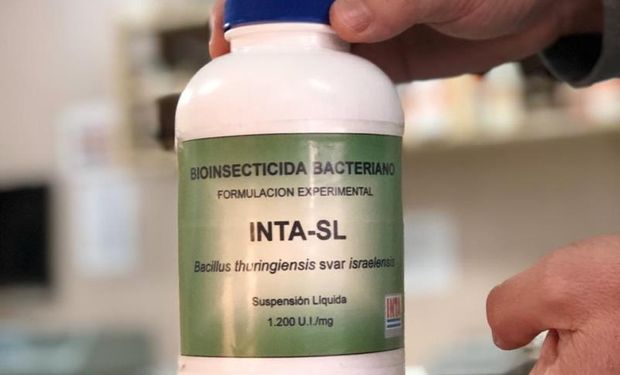 Es una formulación líquida que permite controlar al mosquito transmisor del dengue y fue desarrollada por el Instituto de Microbiología y Zoología Agrícola (IMYZA).