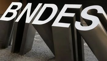 Acabou a verba: BNDES suspende de novo linhas do Safra 2022/2023