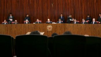 TSE retira direitos políticos de Bolsonaro por 8 anos