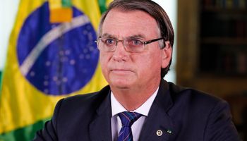 STF mantém decisão que retém passaporte de Bolsonaro e impede contato com investigados