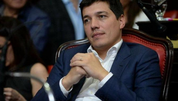 Domínguez suma a un exsenador bonaerense a su gabinete
