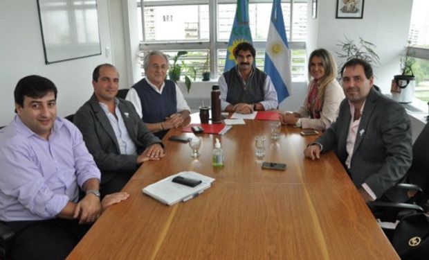 Sarquís firmó convenio con AAPRESID para capacitación de productores bonaerenses.