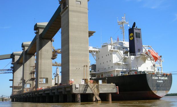 Aceiteros y exportadoras acordaron y no habrá paro en los puertos: establecieron un cronograma de aumentos hasta 2026